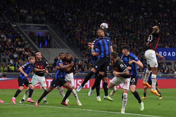 在压力下的 在压力下的